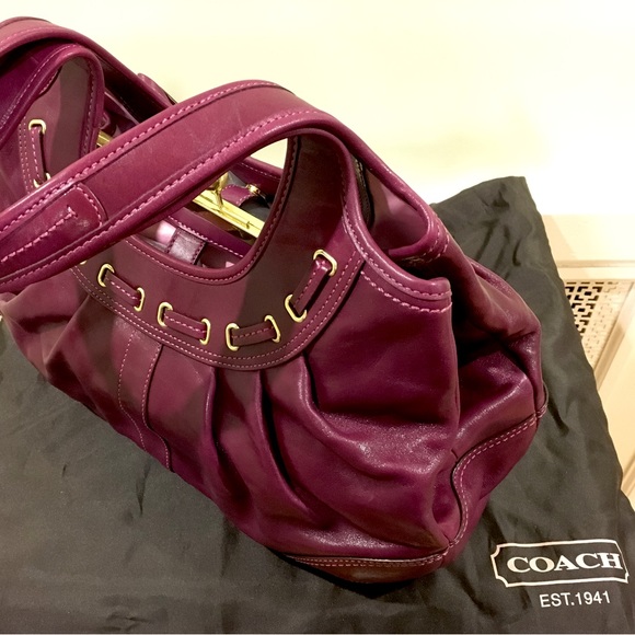 Beautiful COACH leather handbag - Picture 2 of 4